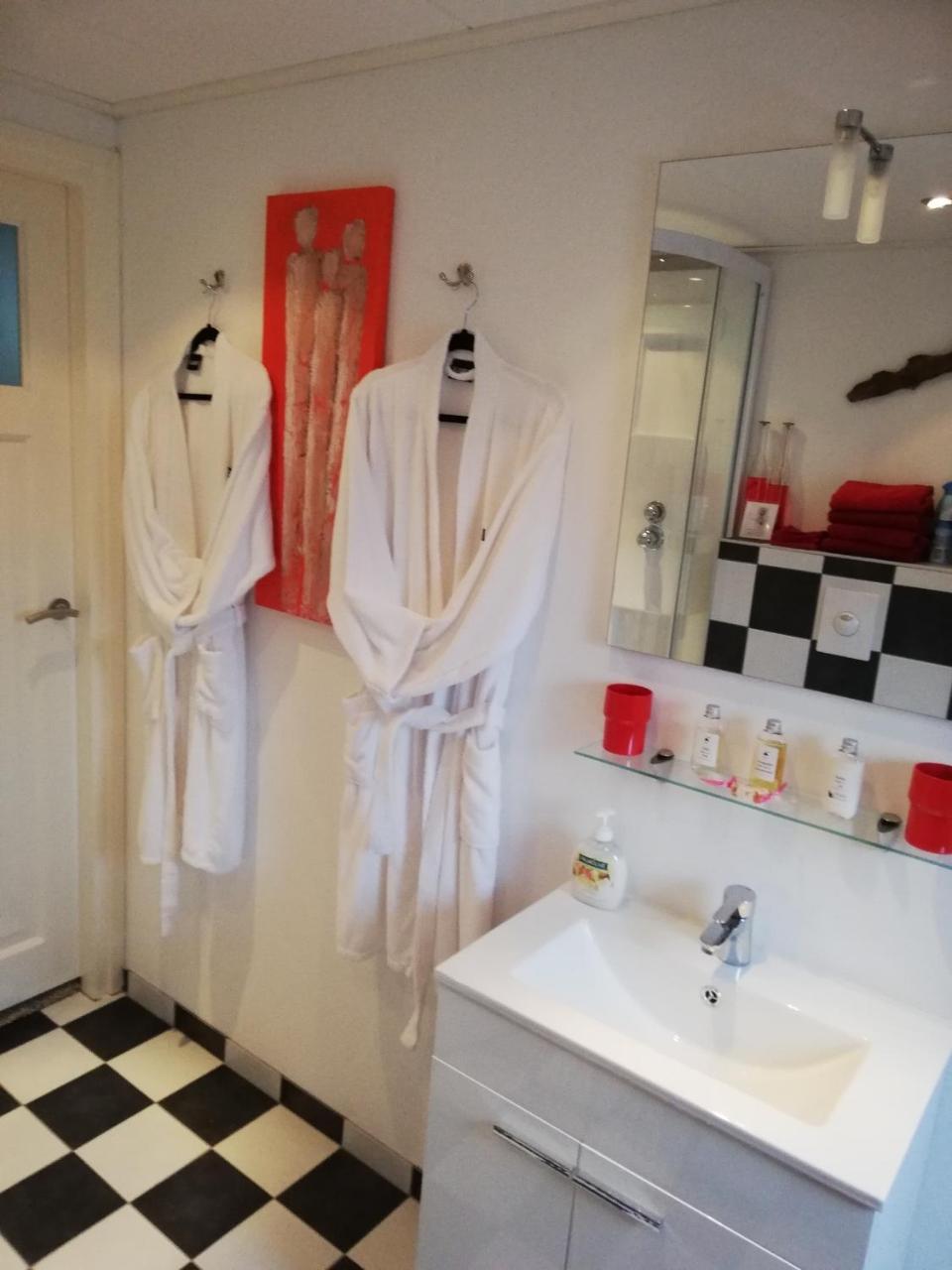 Rest En Romte Bed and Breakfast Birdaard Eksteriør billede